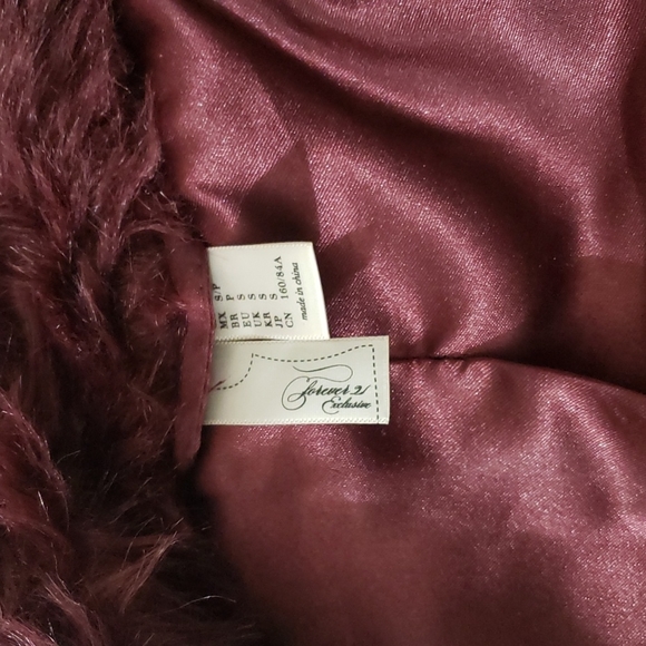 Burgundy faux fur jacket - Picture 3 of 3